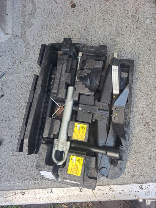 Zasobnik lewarek hak master 4