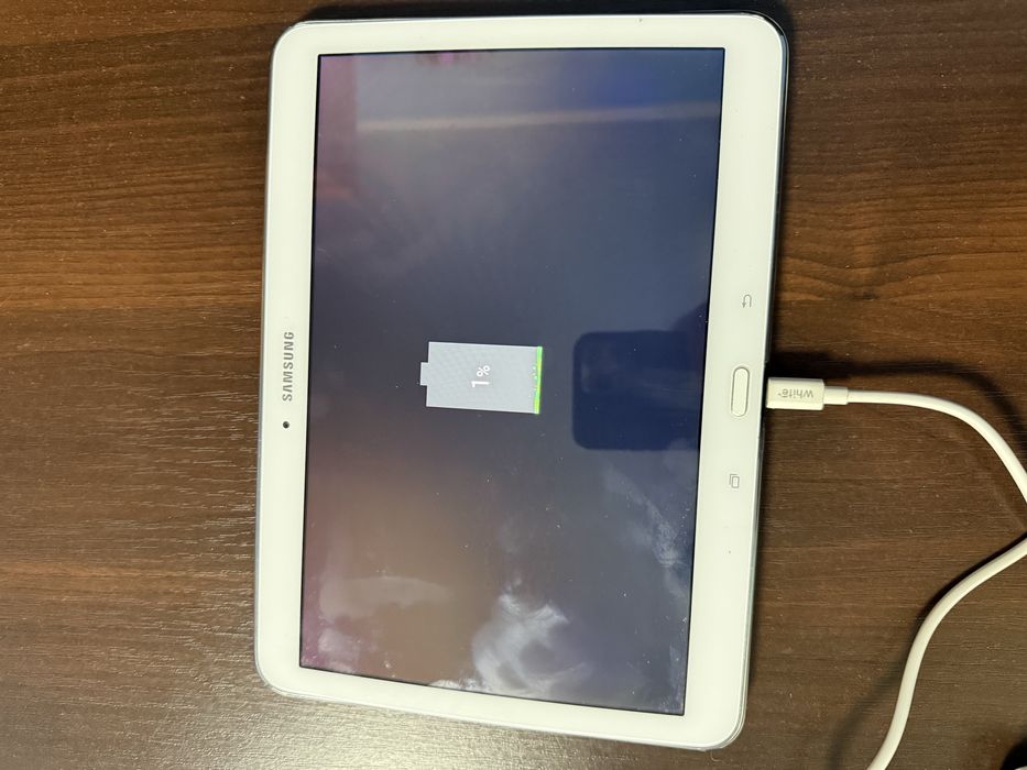 Планшет Samsung. SM-T530. 16GB.
