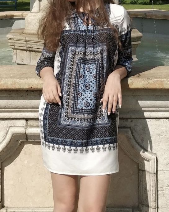 Сукня з вишивкою