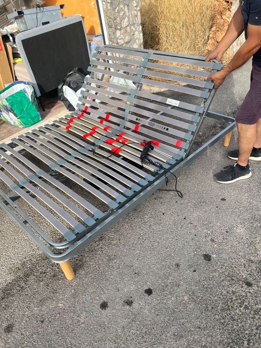 Estrado articulado elétrico com comando – 132 × 182 cm
