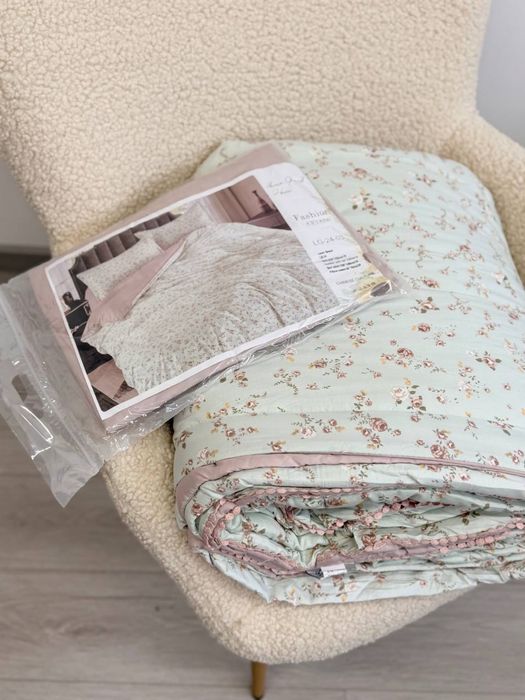 Акция! Комплект постільноі білизни Laura Grand мікросатин дві ковдри