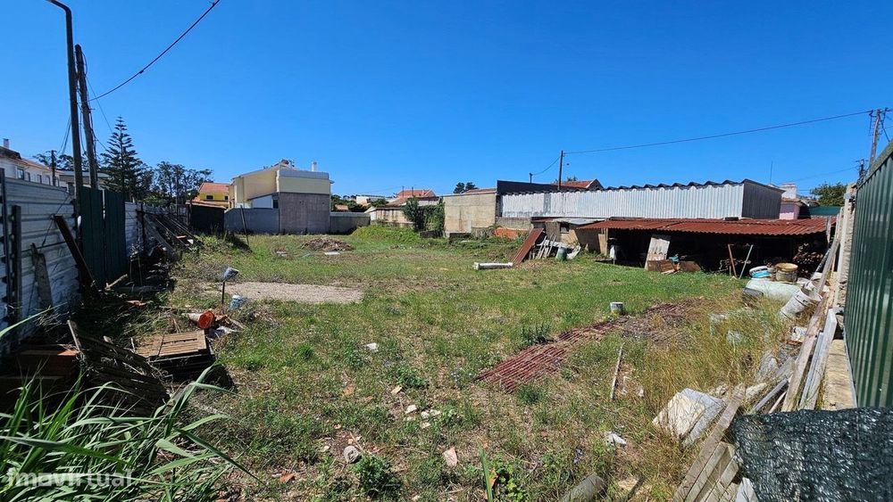 Lote de Terreno Urbano no Algueirão