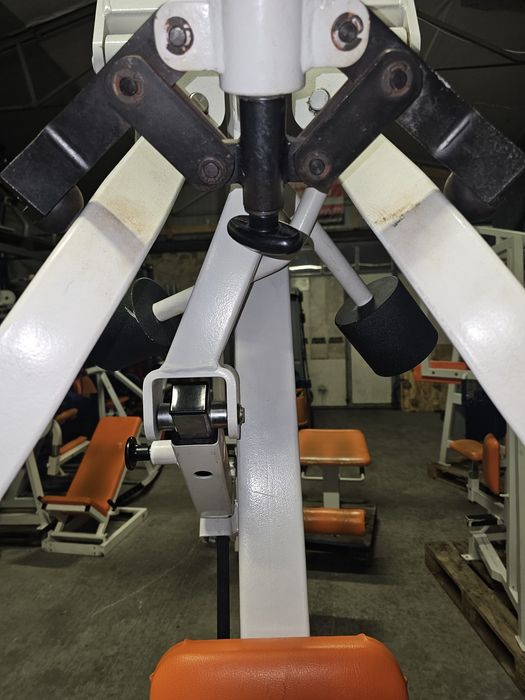 Maszyna Cybex  VR2 Chest Press Dual Axis