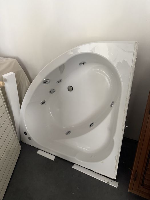 Movel de casa de banho e banheira