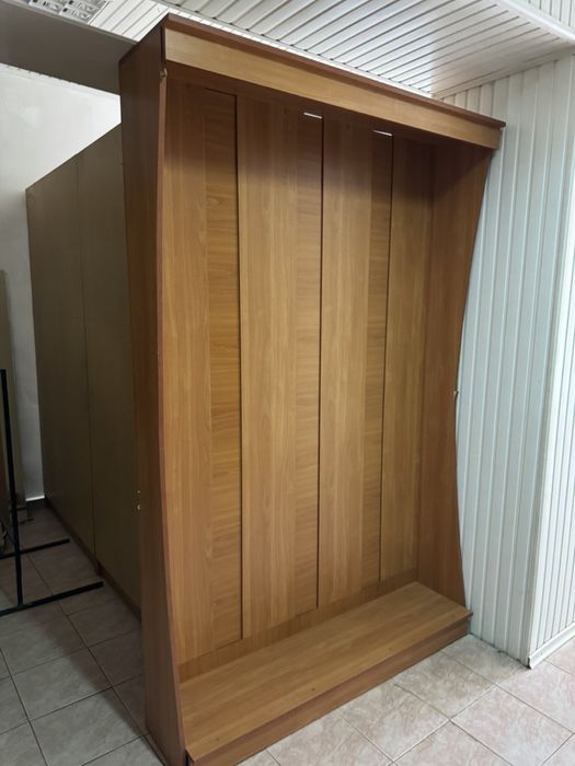 Продам полки та тумби