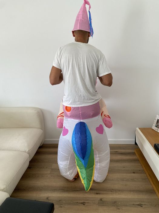 Fato de Unicórnio insuflável