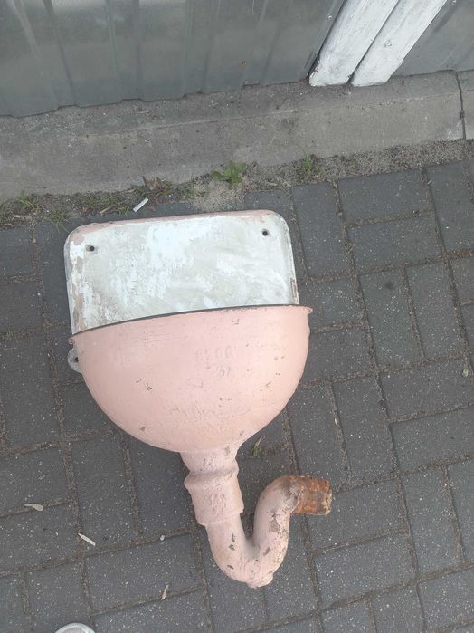 Stara umywalka żeliwna + syfon PRL