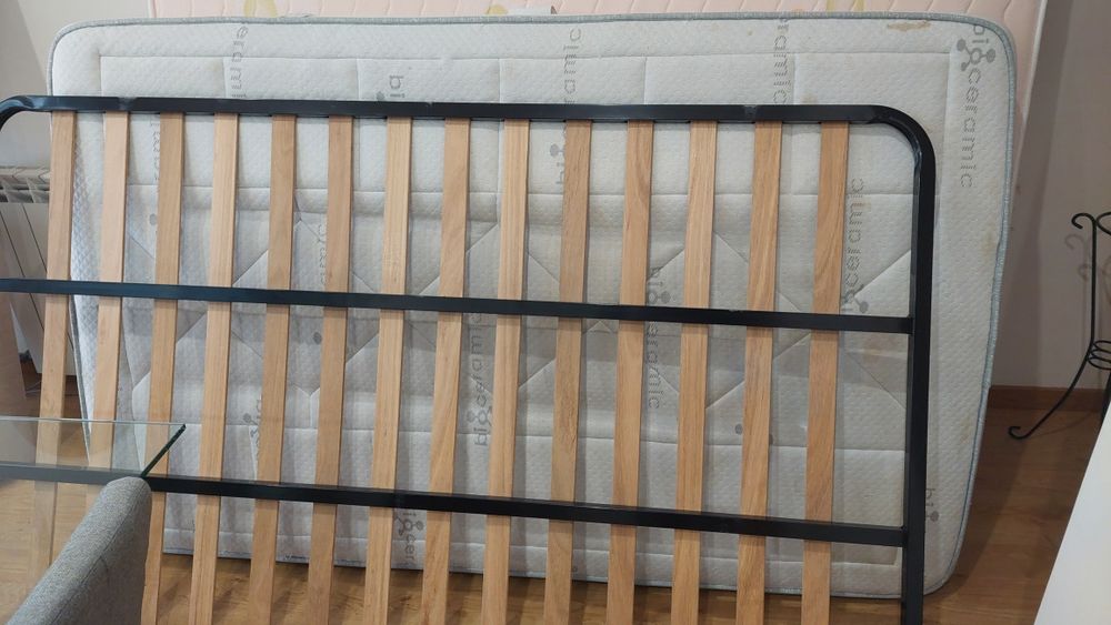 Cama solteiro corpo e meio