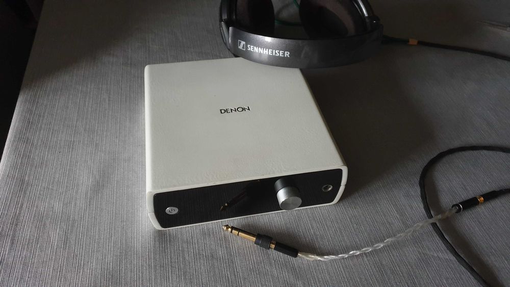 ЦАП з підсилювачем для навушників Denon DA-300USB