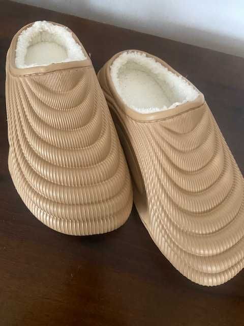 kapcie unises  nowe (nr 40/41)