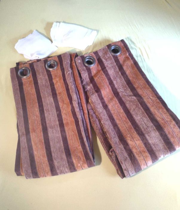 2 cortinas listradas,  de veludo 2,64m x 1.36