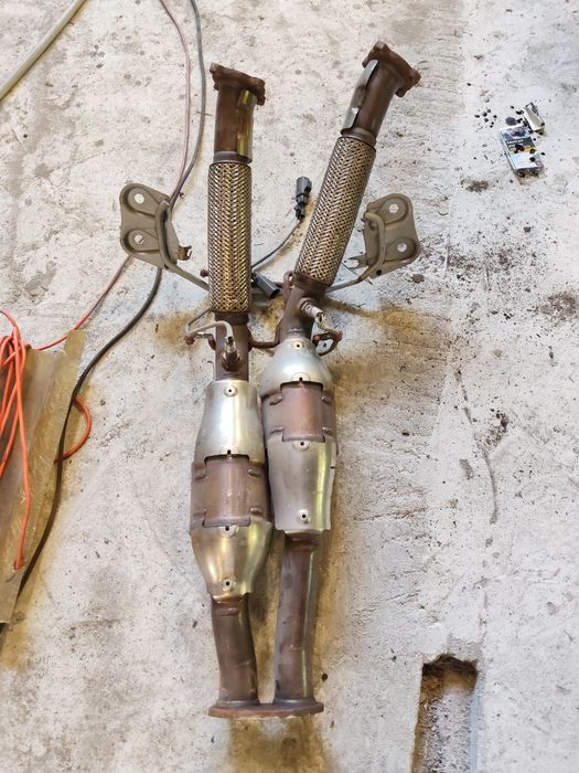 Katalizator Volvo 3.2 Benzyna S80 XC90 XC70 3110099100 SWEDEN