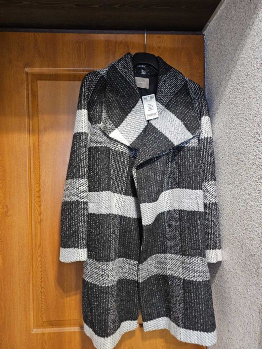 Plaszcz w szaro czarną kratę