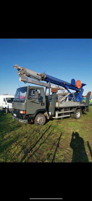Żuraw Ciesielski dźwig dekarski Böcker AK 27/1000