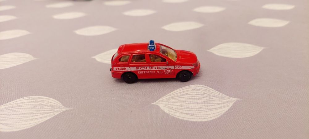 Patrol policyjny, samochód osobowy