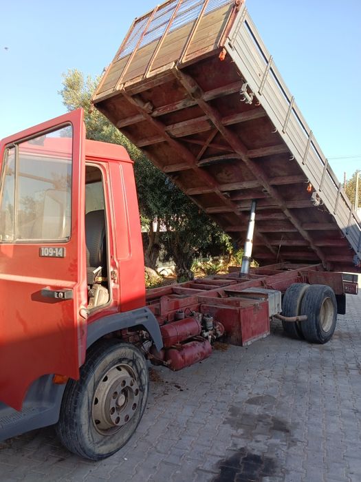 Vende-se camiao iveco