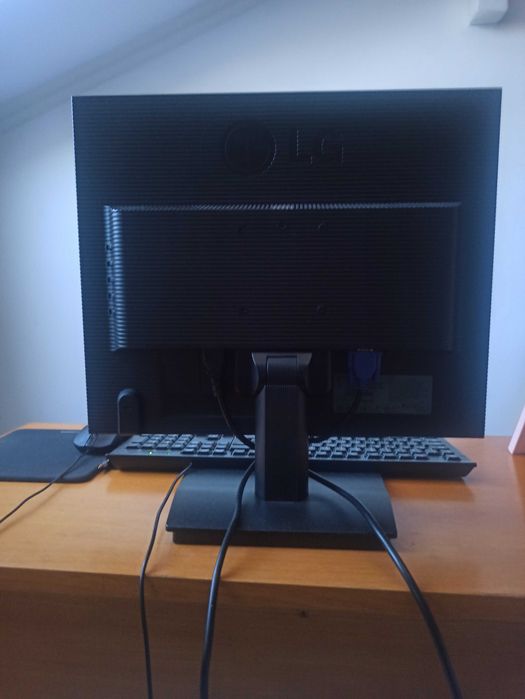 Computador HP Windows 11 +Monitor LG+Teclado HP+Rato  TROCO  PC PORTÁTIL!