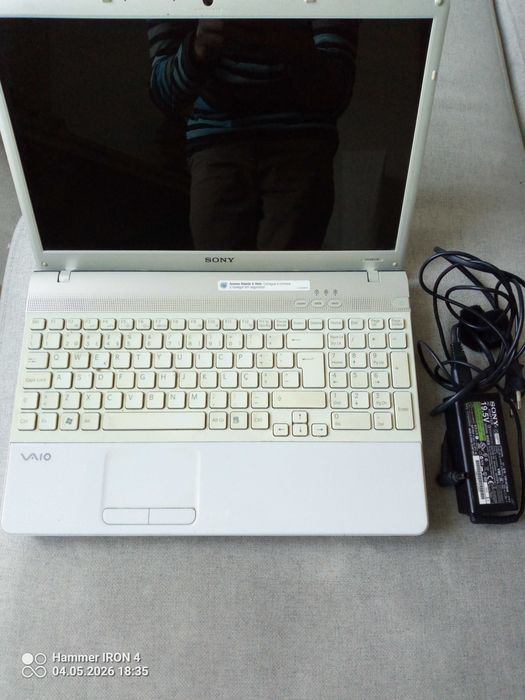 Sony Vaio VPCEB1J1E
