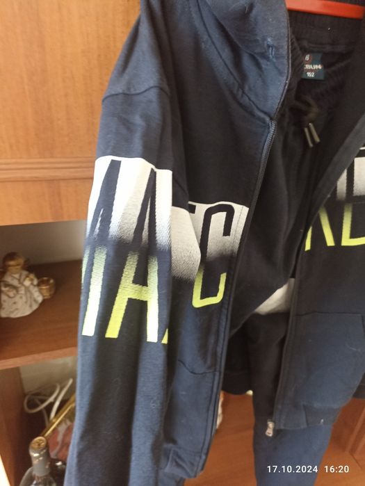 Спортивний костюм в гарному стані