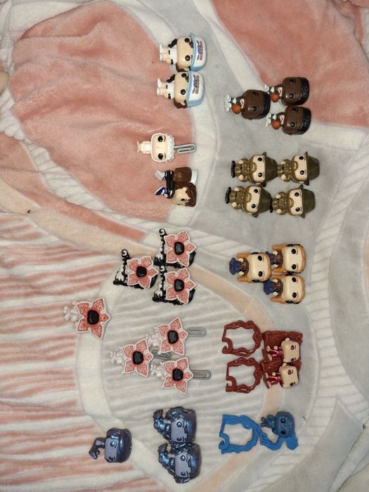 Vendo ou troco bonecos stanger things