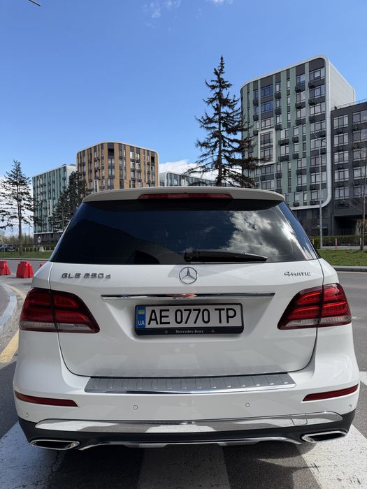 Продам Mercedes-Benz GLE 2017