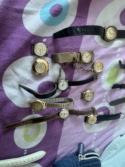 Relogios de corda pequenos de varias marcas