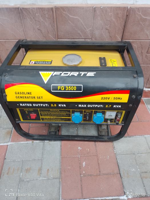 Генератор бензиноіий 2.5 кВт