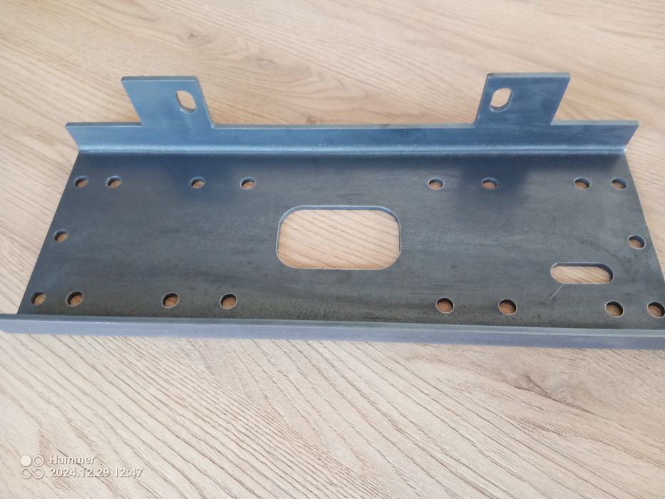 Płyta, blacha montażowa pod wyciągarkę, wciągarkę gruba, solidna.