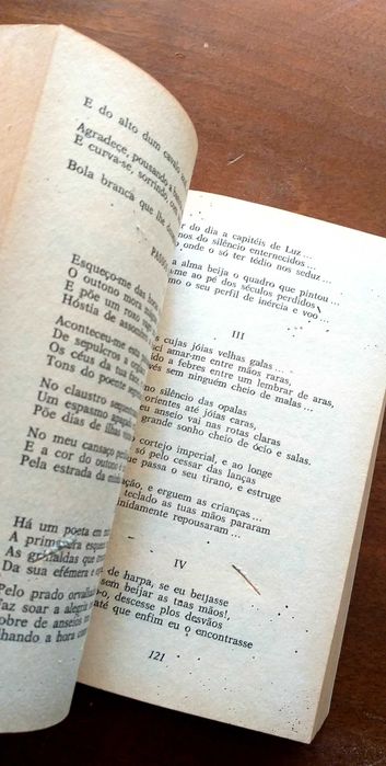 Livro Fernando Pessoa - Poemas Escolhidos