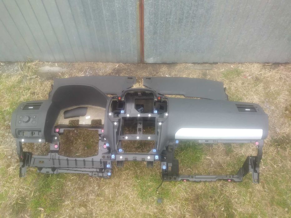 Opel Zafira B Deska rozdzielcza airbag pasażera kierowcy