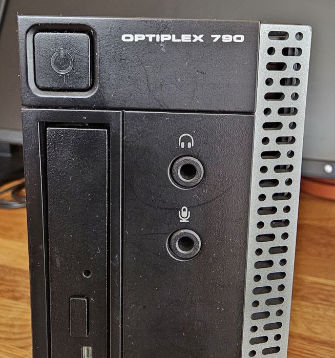 Dell optilex 780 plus monitor i inne dodatki routery i myszka