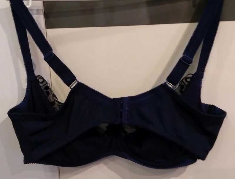 Biustonosz GORTEX  95E