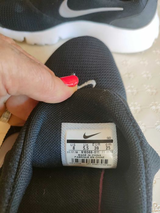 Tênis Nike como novos