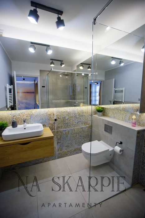 Apartament Na Skarpie 1 - noclegi nad jeziorem, promenada, Mazury