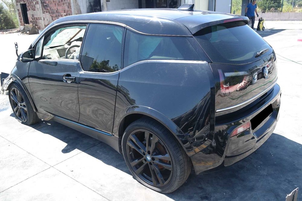 BMW i3 i3s acidentado (IVA dedutível)
