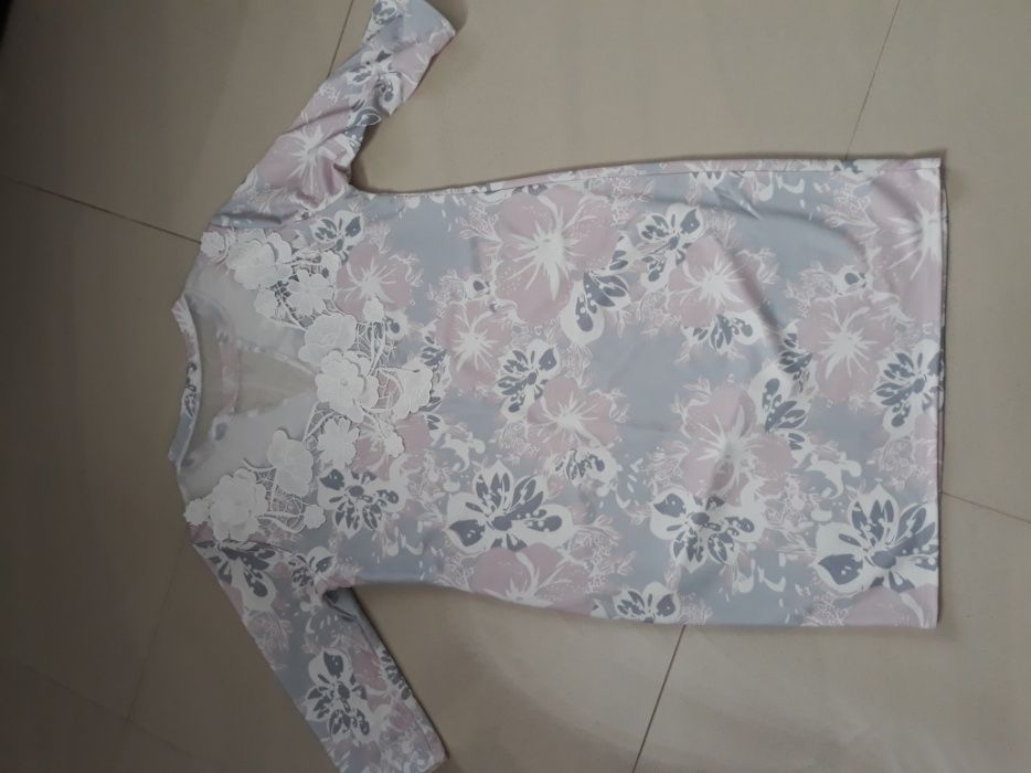 Sukienka szara-pudrowy róż, kwiaty, elegancka, ciążowa, uniwersalna