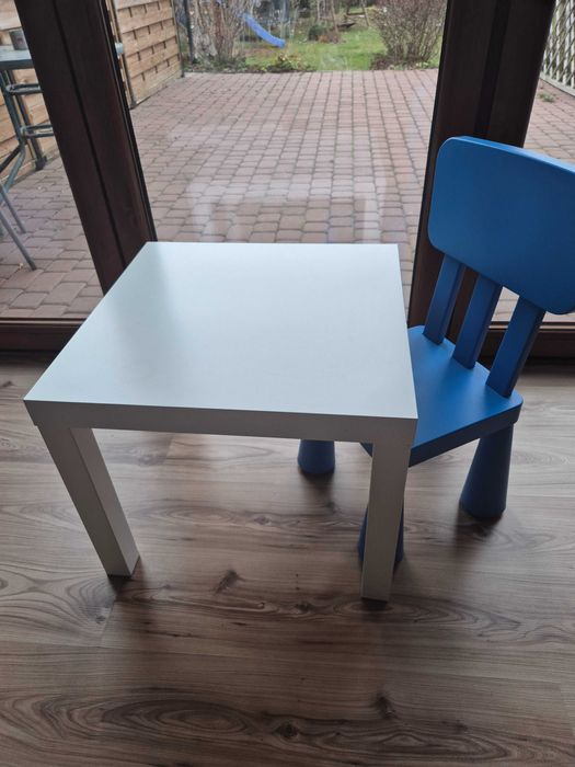 Stolik dziecięcy
