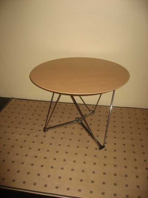 STOCK OFF: Mesa de apoio em faia e aço desdobrável  By Magis