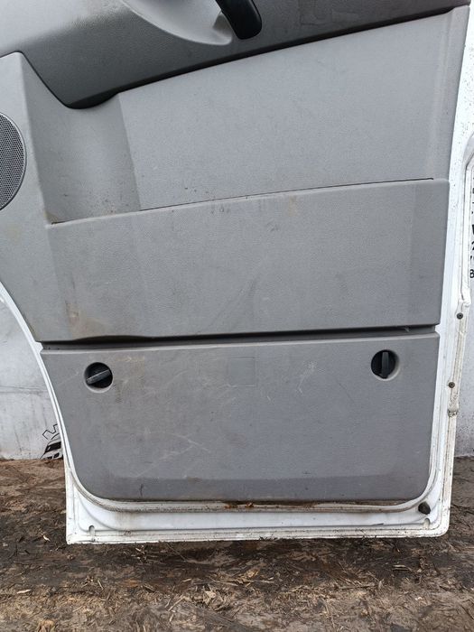 Дверка передня права, ліва Mercedes Sprinter w906 313 316 318 319 біла