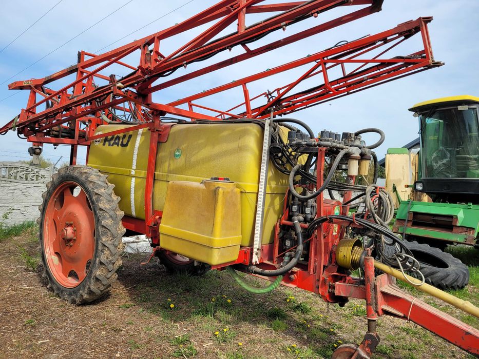 Opryskiwacz RAU ciągany