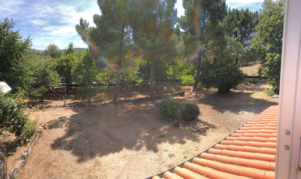 Moradia V6 com terreno para exploração