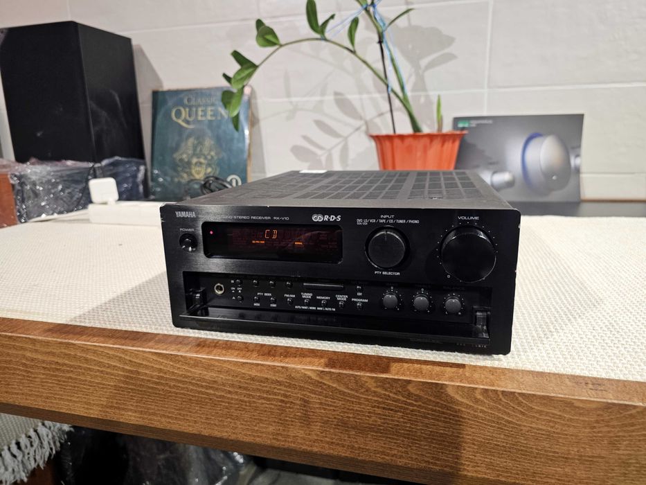 HI-FI ресивер Yamaha RX-V10