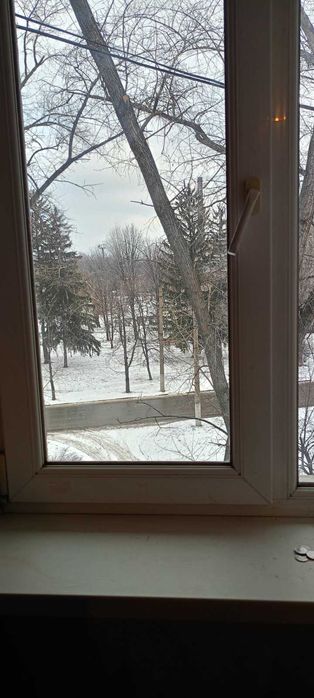 Продам двокімнатну по вул Черкасова