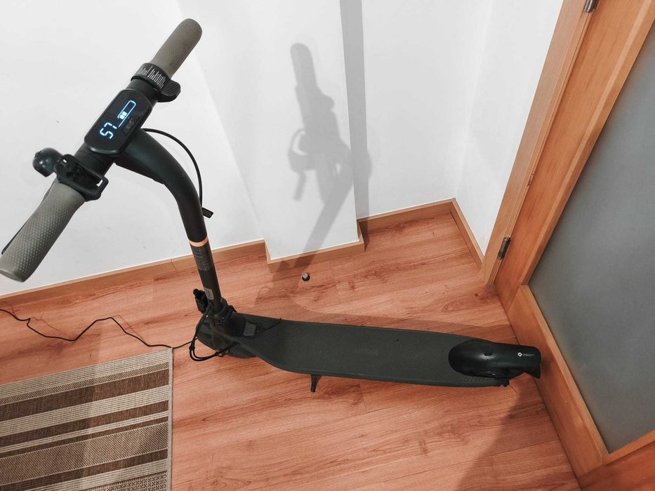 Trotinete Elétrica Segway Ninebot E2 II