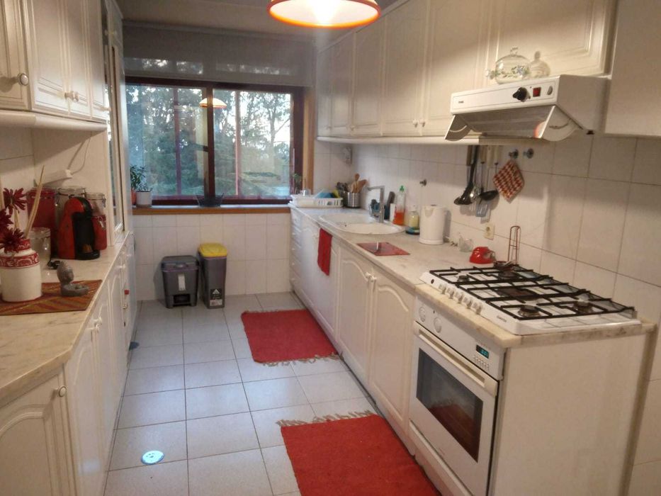 Aluga-se  T2+1.    St Ovídio