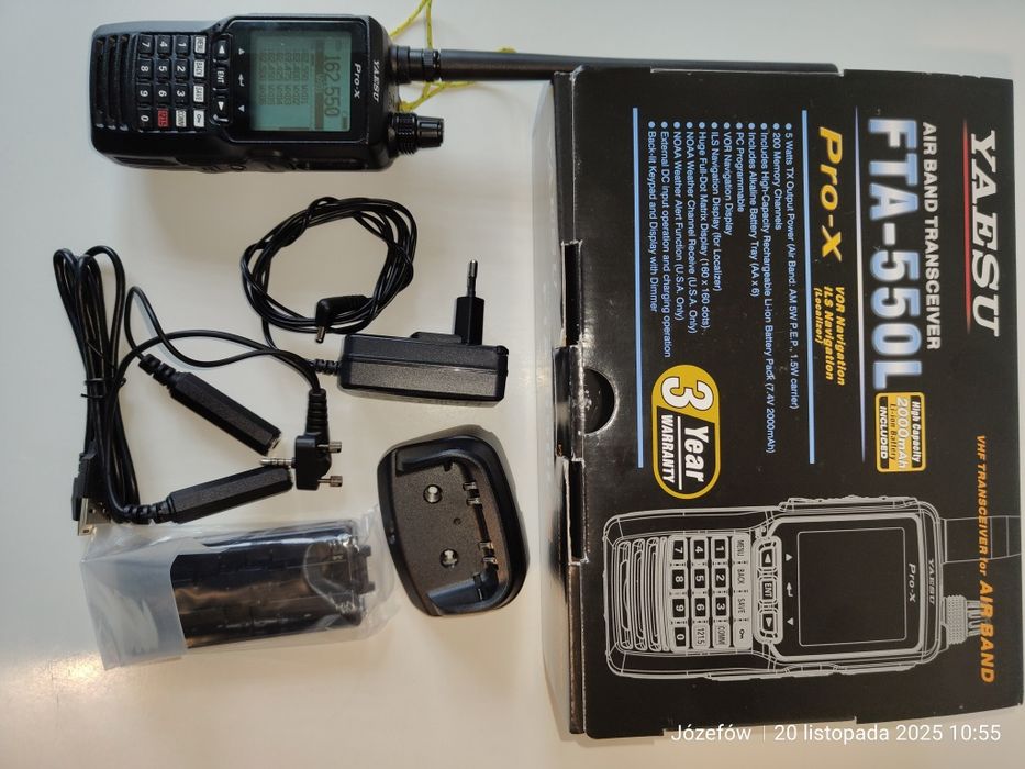 YAESU FTA-550L radio na pasmo lotnicze 25/8,33 kHz