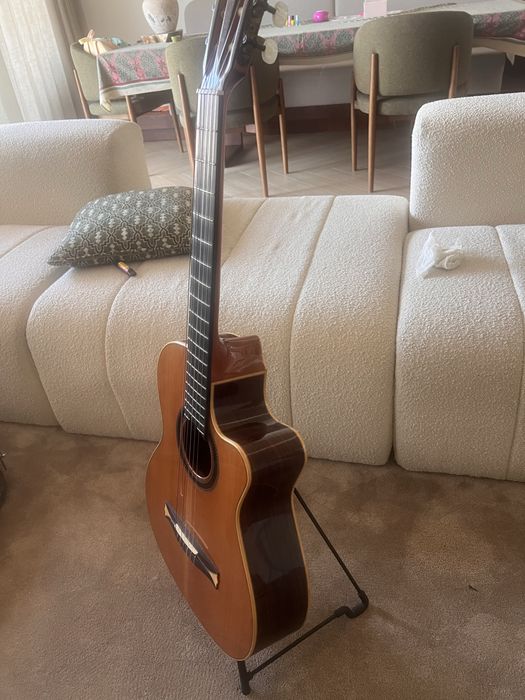 Alhambra Crossover CS-3 CW E2 com sistema de captação Fishman Prefix Pro Blend.