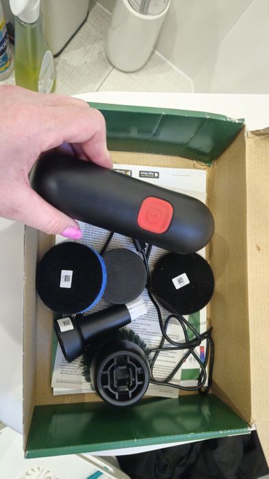 Szczotka do czyszczenia 3,6V UNIVERSALBRUSH BOSCH