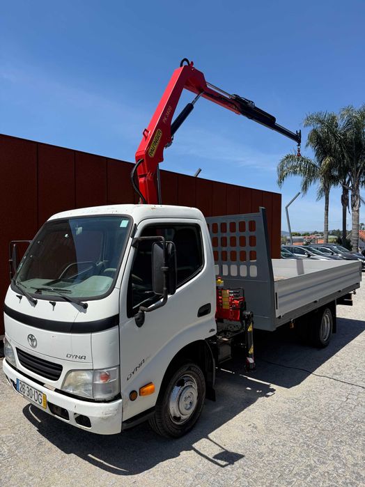 Carrinha Toyota dyna com grua palfinger
