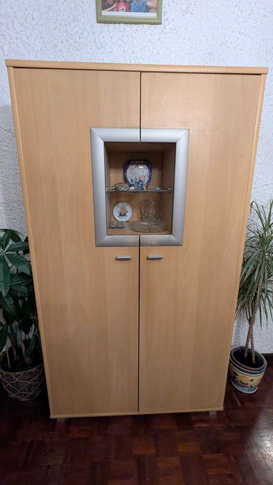 Conjunto inteiro de Mesa + 4 cadeiras + Estante + Aparador